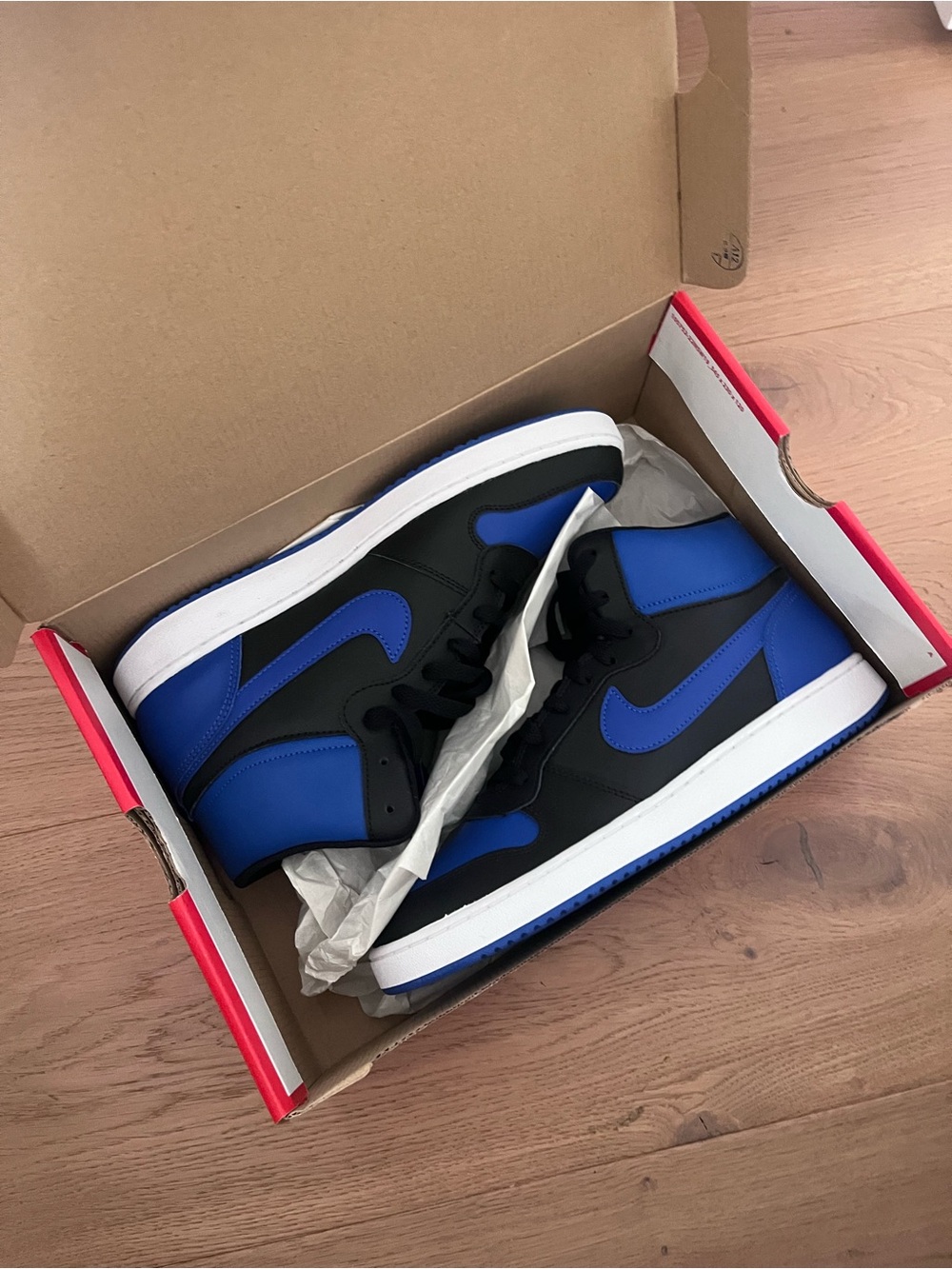 Nike Ebernon